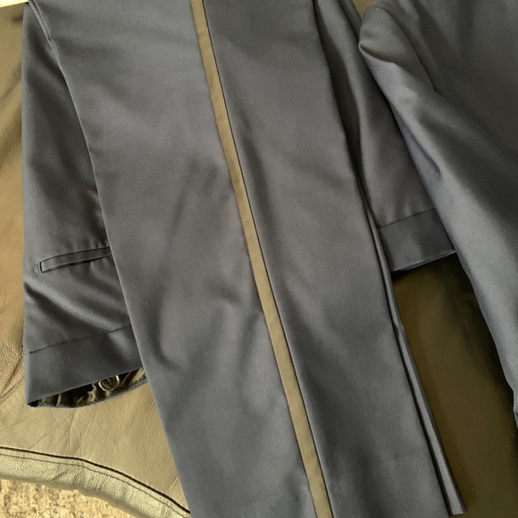 Berragamo Soho Madison Blue Tuxedo set w/accessori - Picture 9 of 14